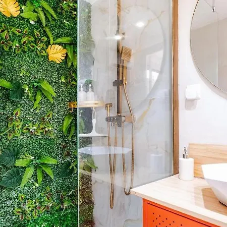 Σπίτι διακοπών L'evasion, Townhouse, Jacuzzi, Sleeps 6