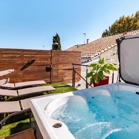 L'evasion, Townhouse, Jacuzzi, Sleeps 6 *
