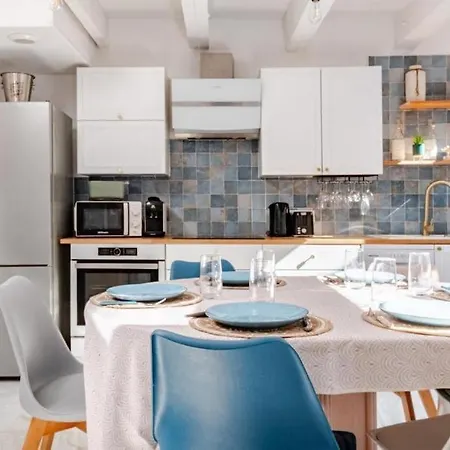 L'évasion, Townhouse, Jacuzzi, Sleeps 6 Hébergement de vacances